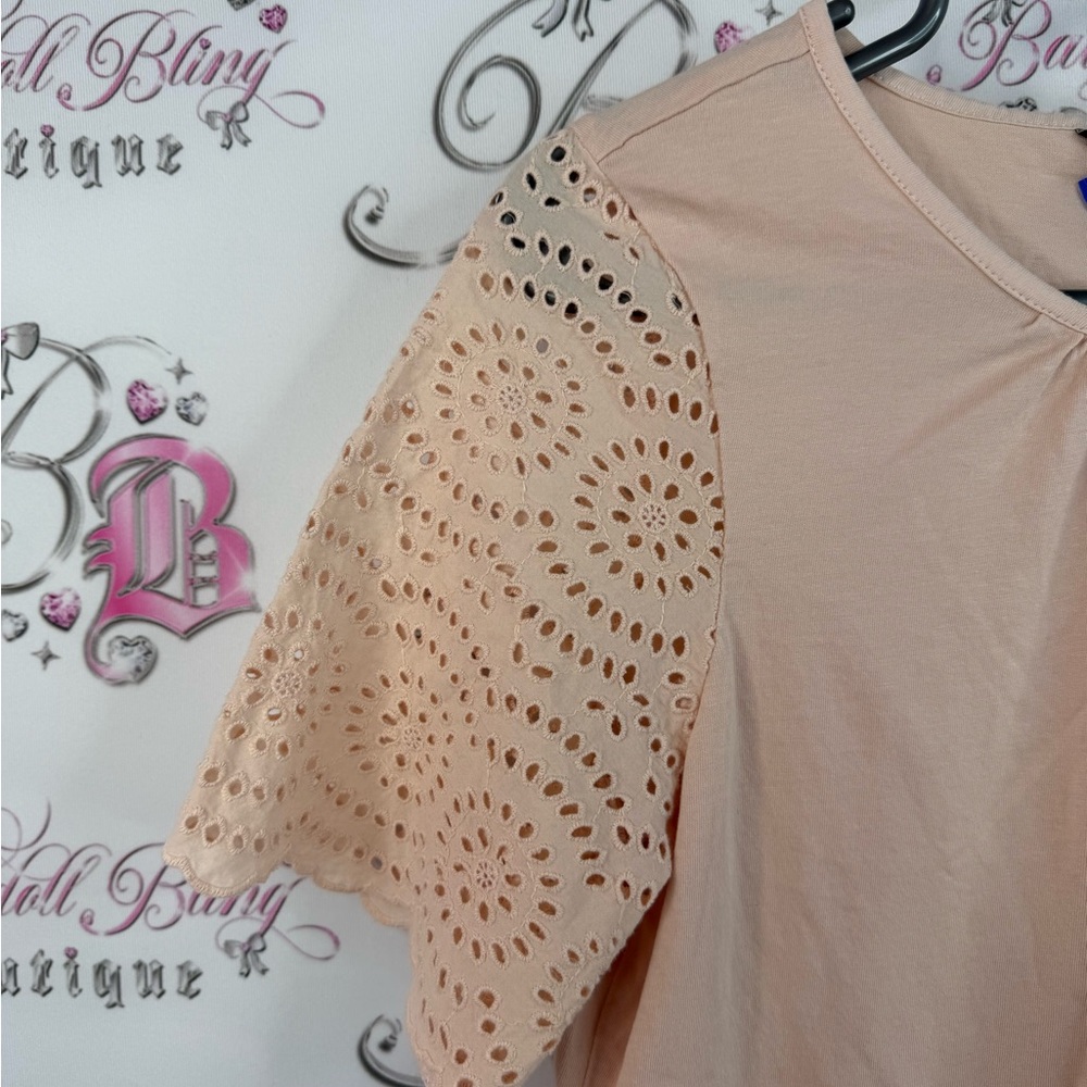 Banana Republic shirt floral pattern cut outs Women's Blush Eyelet Sleeve Blouse - Picture 5 of 10